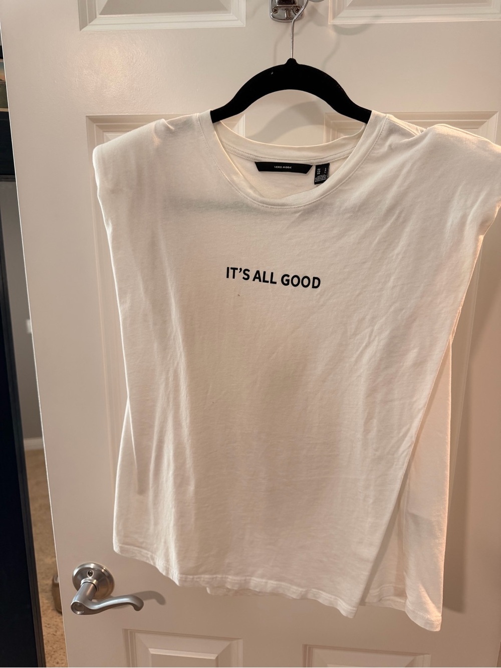 Vero Moda White Short Sleeve Tee with Black "IT'S ALL GOOD" Print w Shoulder Pad